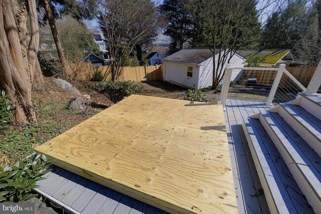 Building Photo - 5717 Chevy Chase Pkwy NW