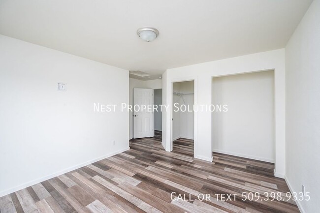 Building Photo - 2 Bed, 2.5 Bath Townhome for Rent