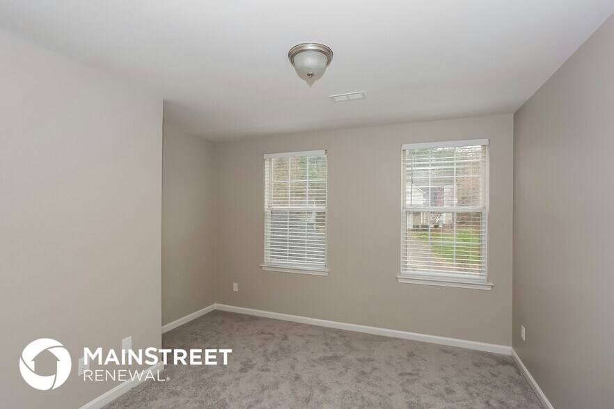 Building Photo - 3030 Edmonton Pl