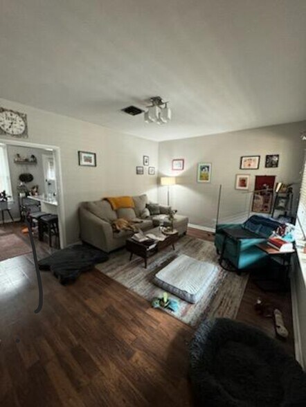 Building Photo - 868 S Pearl St