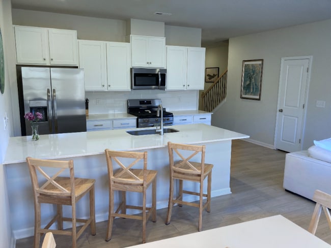 Building Photo - 12 Twiggs Ln