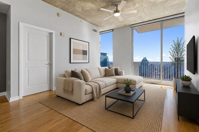 Building Photo - 360 Nueces St