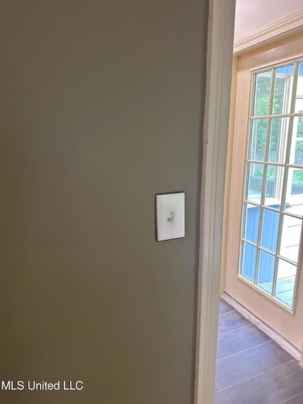 Building Photo - 3564 Cowan Pl