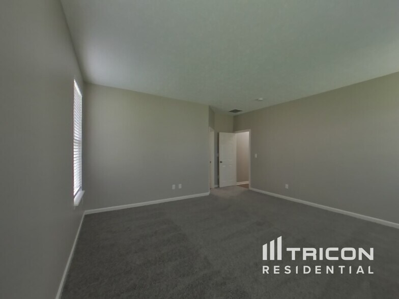 Building Photo - 8140 Elsen Ridge
