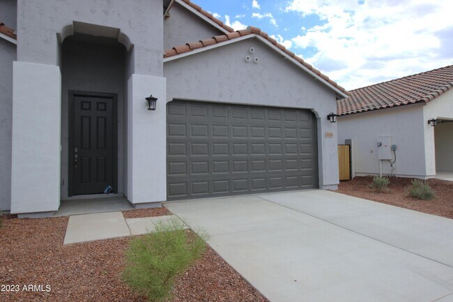 Building Photo - 1126 E Westwood Dr