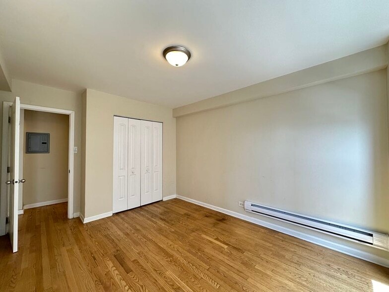 Building Photo - 4180 N Marine Dr