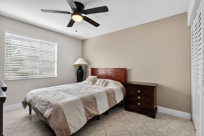 Building Photo - 492 Piedmont Ct