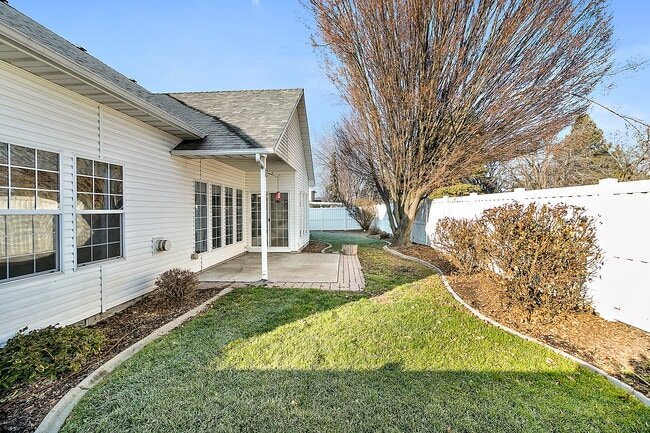 Building Photo - 10460 W Achillea St