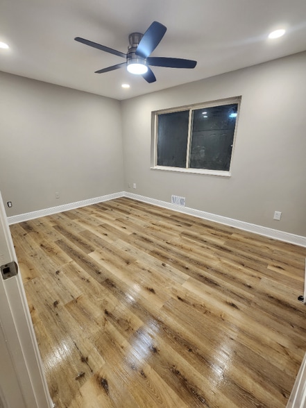 Building Photo - 0 W Lake Ave NW