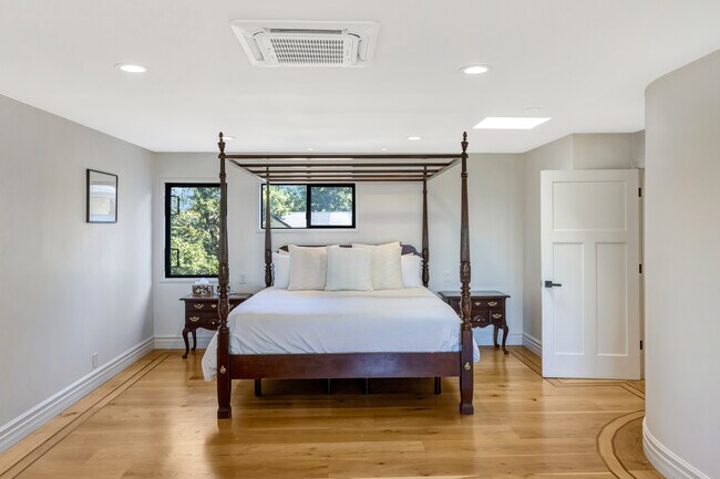 Building Photo - 22533 Majestic Dr