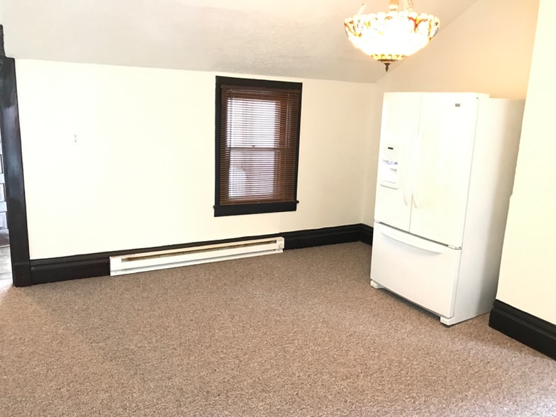 Building Photo - 112A Bernet Way