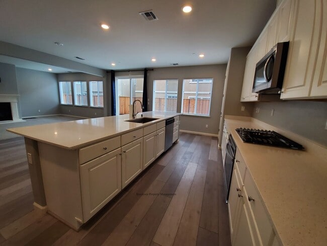 Building Photo - 5137 Kolton Pl