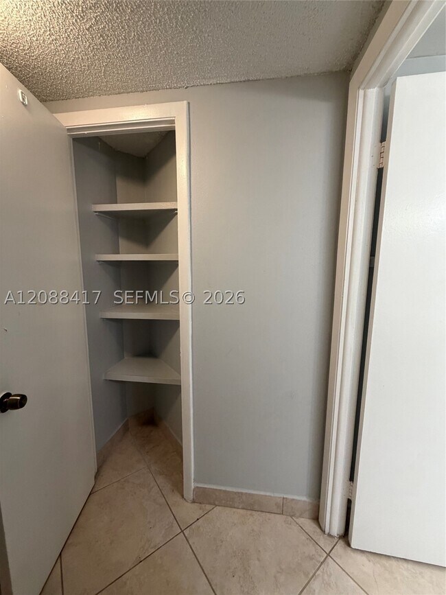 Building Photo - 8290 Lake Dr