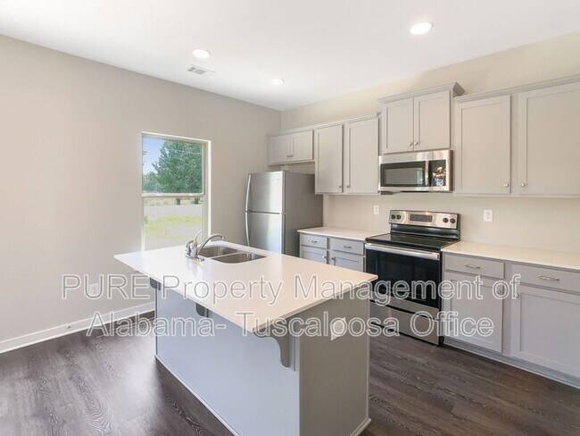 Building Photo - 14421 Chase Dr