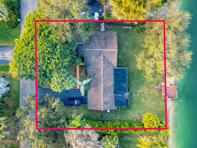 Building Photo - 12620 SW 114th Ave