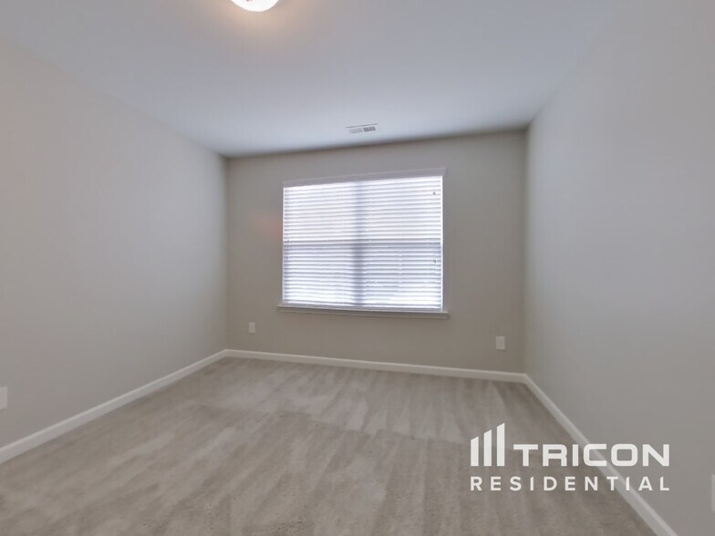Building Photo - 121 Hickory Sta Ln
