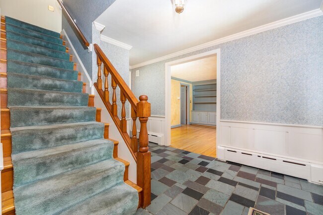 Building Photo - 171 Silver St