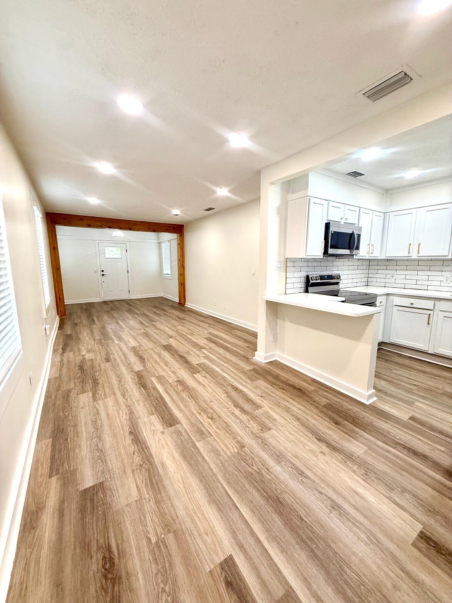 Building Photo - 4833 College St