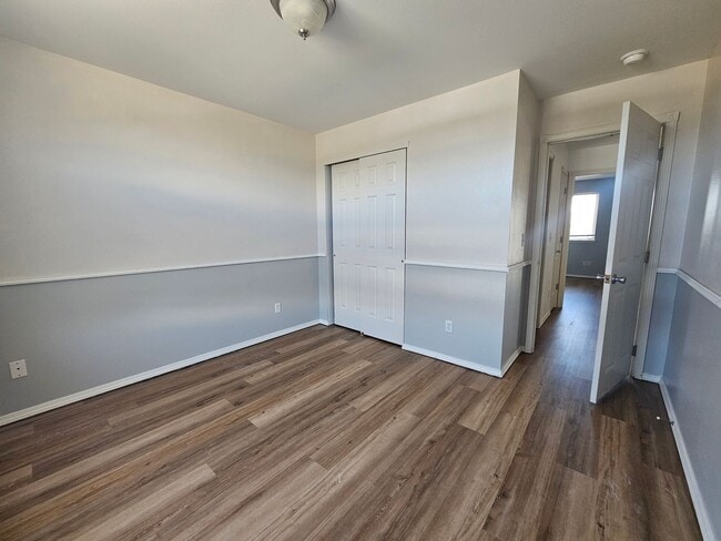 Building Photo - 3 Bedroom Home with Outdoor Space