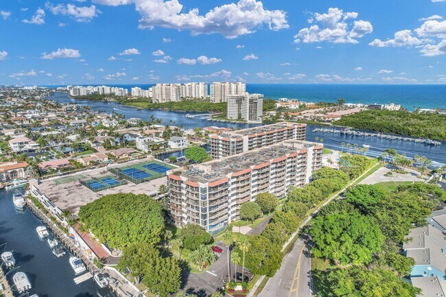 Building Photo - 899 Jeffery St