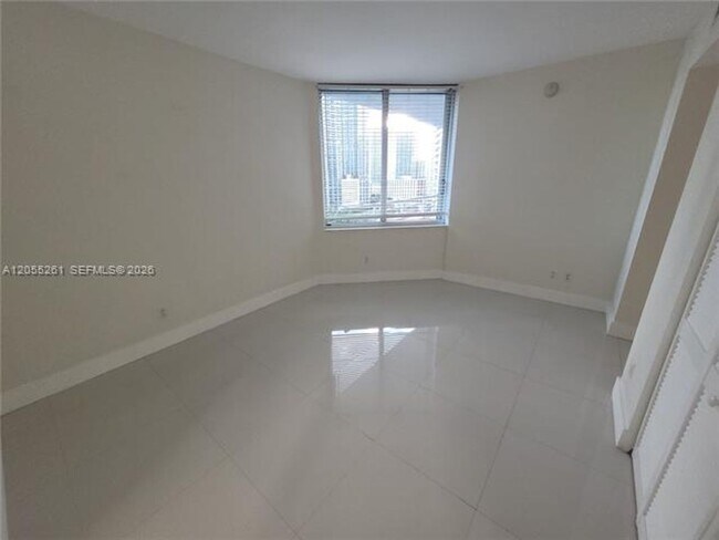 Building Photo - 325 S Biscayne Blvd