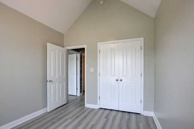Building Photo - 3660 S Naples Ct