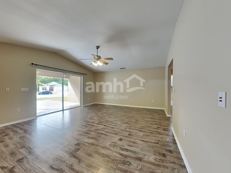 Building Photo - 3545 Marsh Wren St
