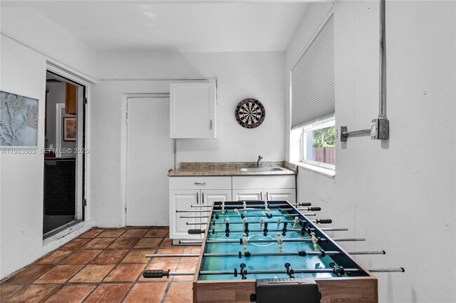 Building Photo - 427 NE 107th St