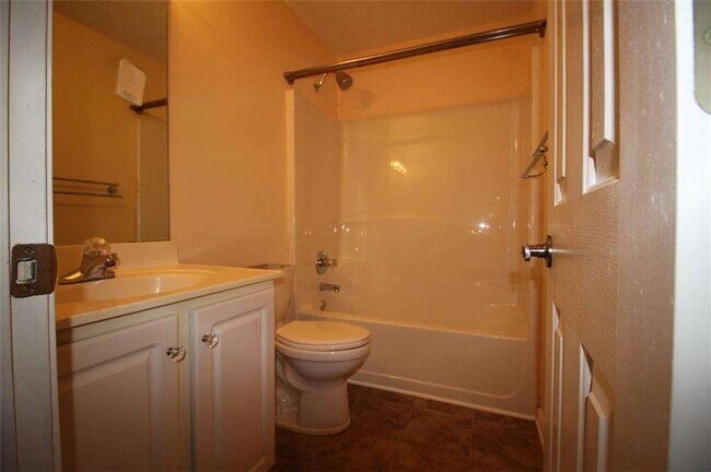 Building Photo - 1975 Heatherton Rd