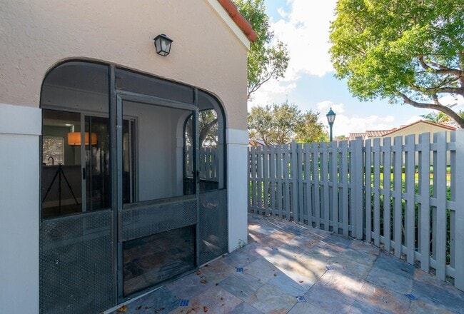 Building Photo - 1579 Springside Dr