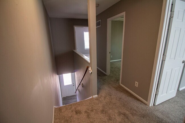 Building Photo - 4346 Swan Ave