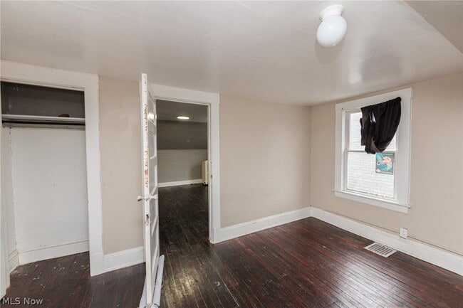 Building Photo - 1446 Hopkins Ave