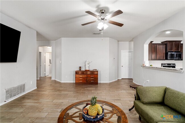 Building Photo - 5634 Stonehaven Dr