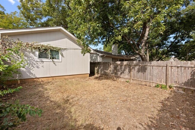 Building Photo - 12817 Hymeadow Dr
