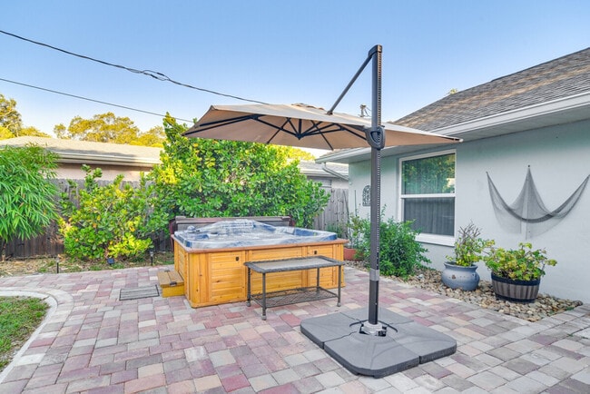 Building Photo - 7100 6th Ave N