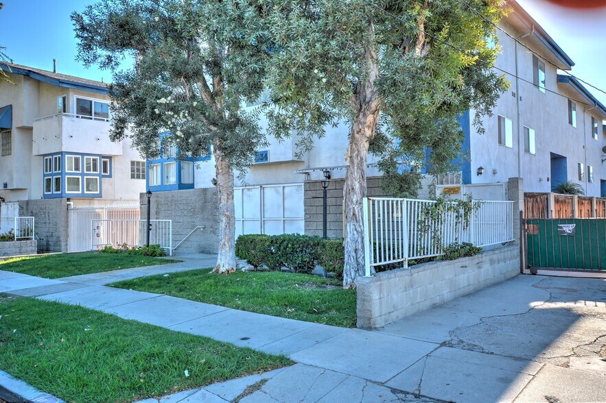 Building Photo - 534 Venice Way