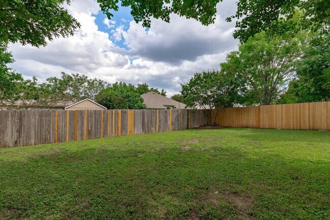 Building Photo - 16809 Bailey Jean Dr