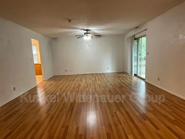 Building Photo - 23 Innsbruck Ln