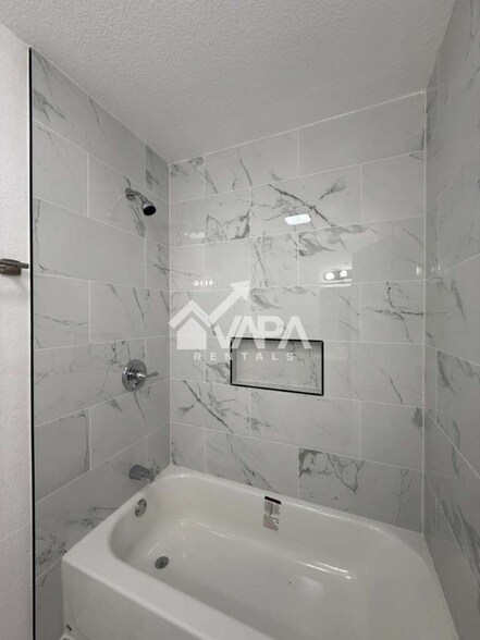 Building Photo - 222 Kerry Brook Dr