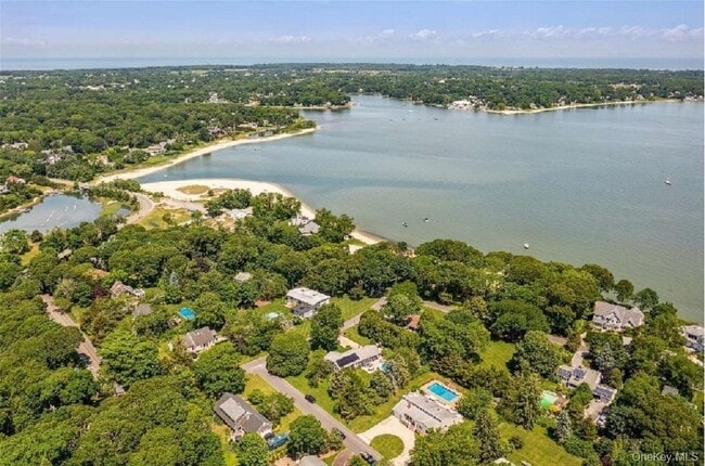 Building Photo - 215 Northfield Rd