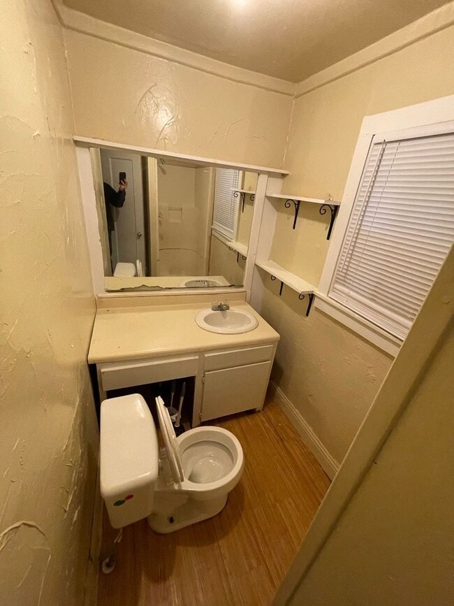 Building Photo - 1 bedroom near ACU