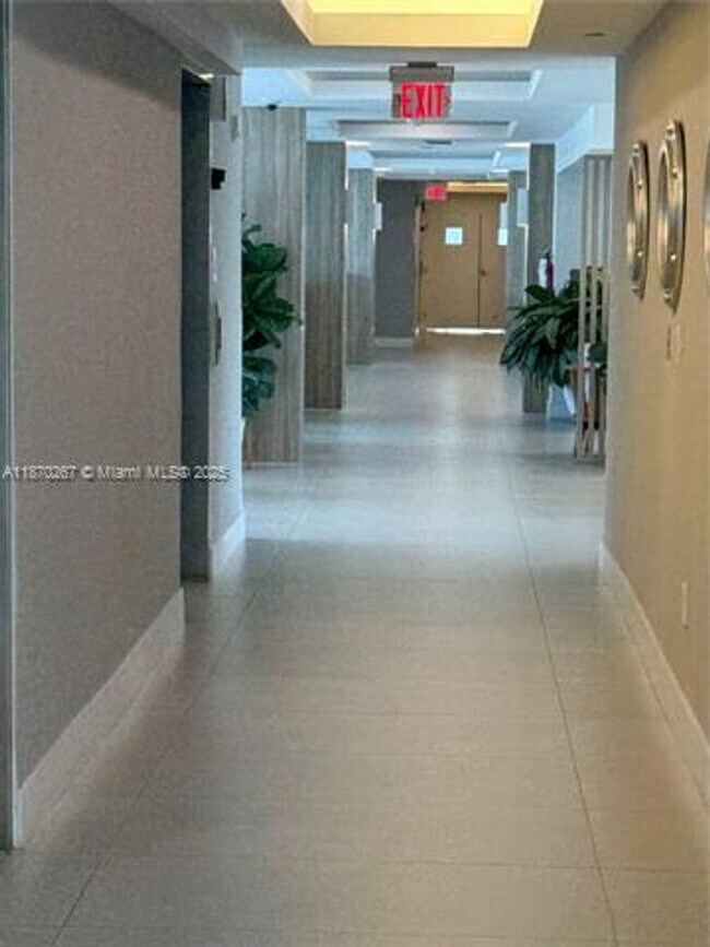 Building Photo - 5900 Collins Ave