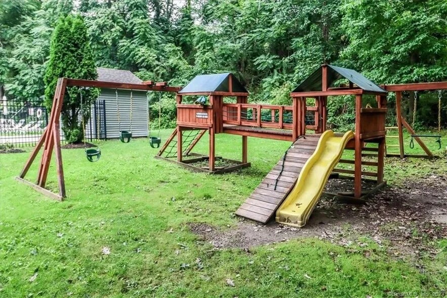 Building Photo - 41 Ledgewood Dr