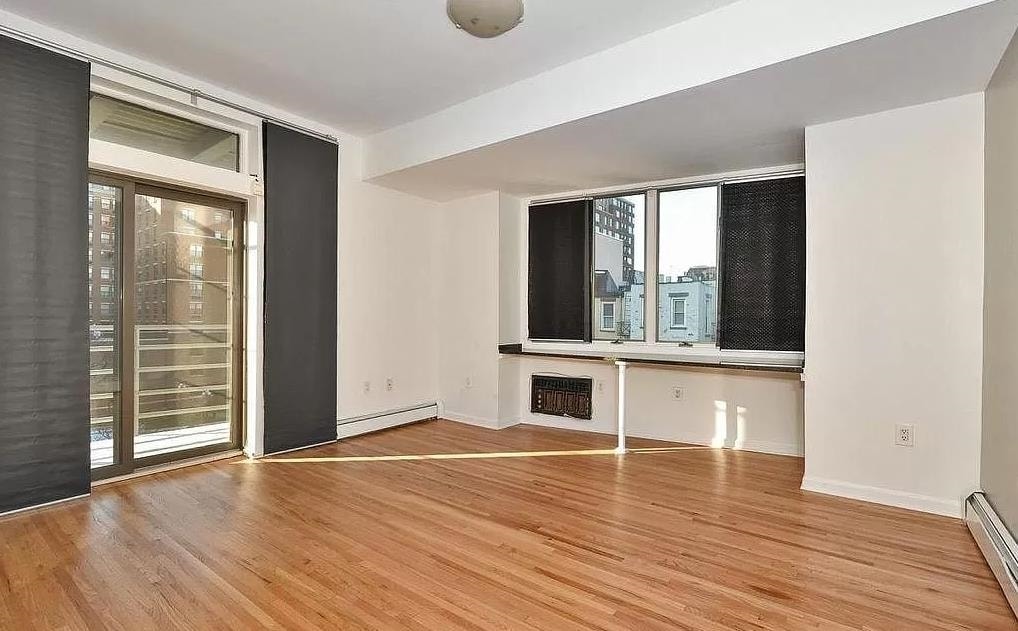 Building Photo - 80 Bloomfield St