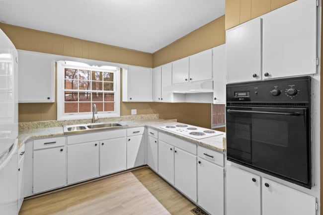 Building Photo - 311 Hillcrest Ct