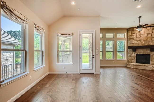 Building Photo - 207 Maxwell Way