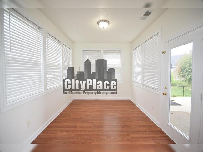 Building Photo - 1750 Buckeye Ct