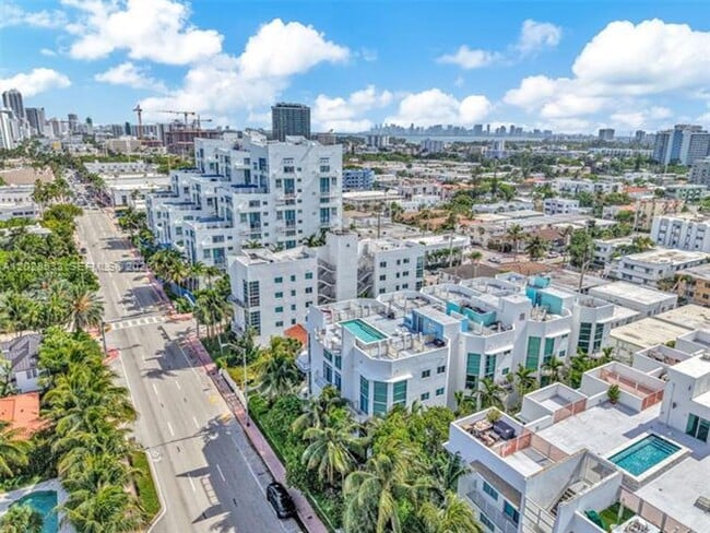 Building Photo - 7728 Collins Ave