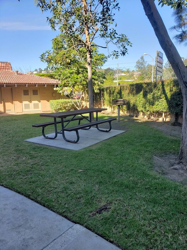 Building Photo - Great Roommate Opportunity near SDSU!