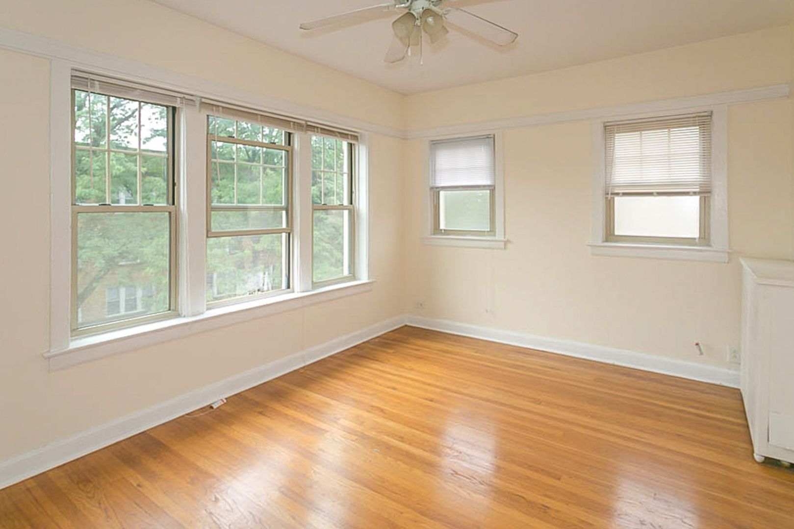 Building Photo - 1919 W Winona St